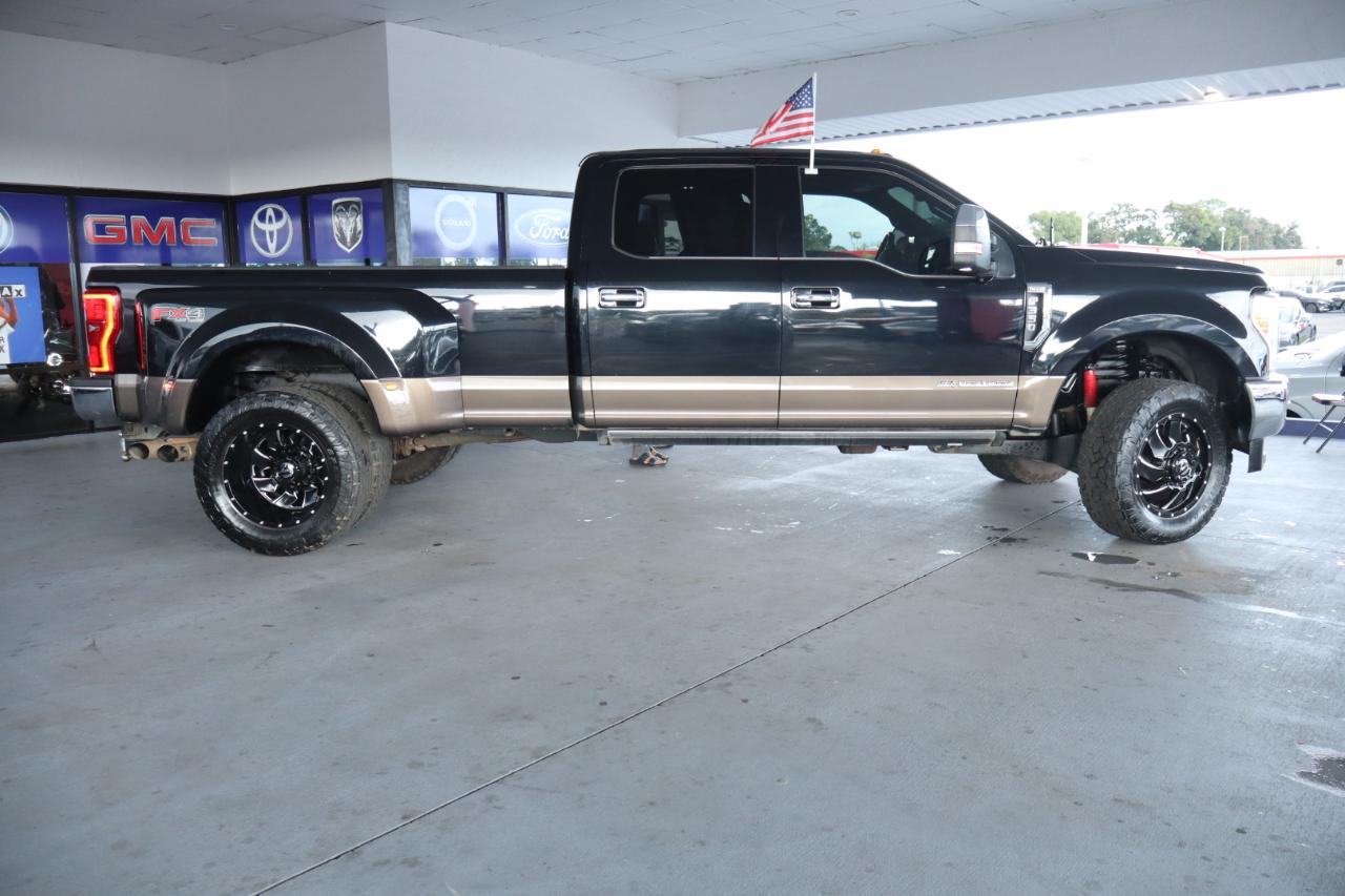 Ford Super Duty F-350 DRW King Ranch 4WD Crew Cab 8' Box 2017