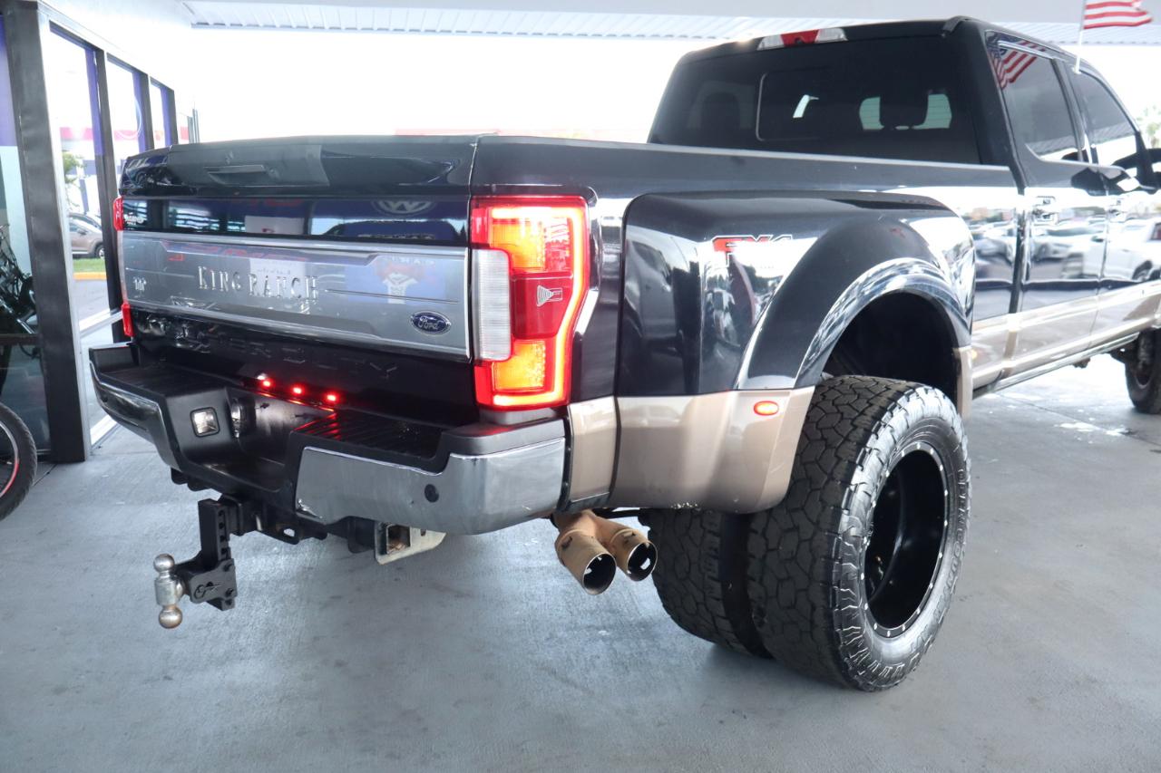 Ford Super Duty F-350 DRW King Ranch 4WD Crew Cab 8' Box 2017