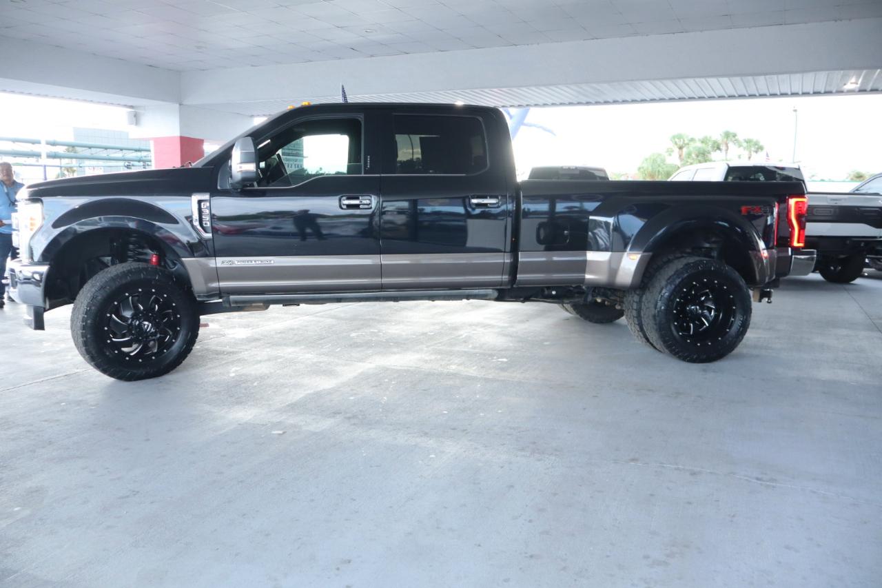 Ford Super Duty F-350 DRW King Ranch 4WD Crew Cab 8' Box 2017
