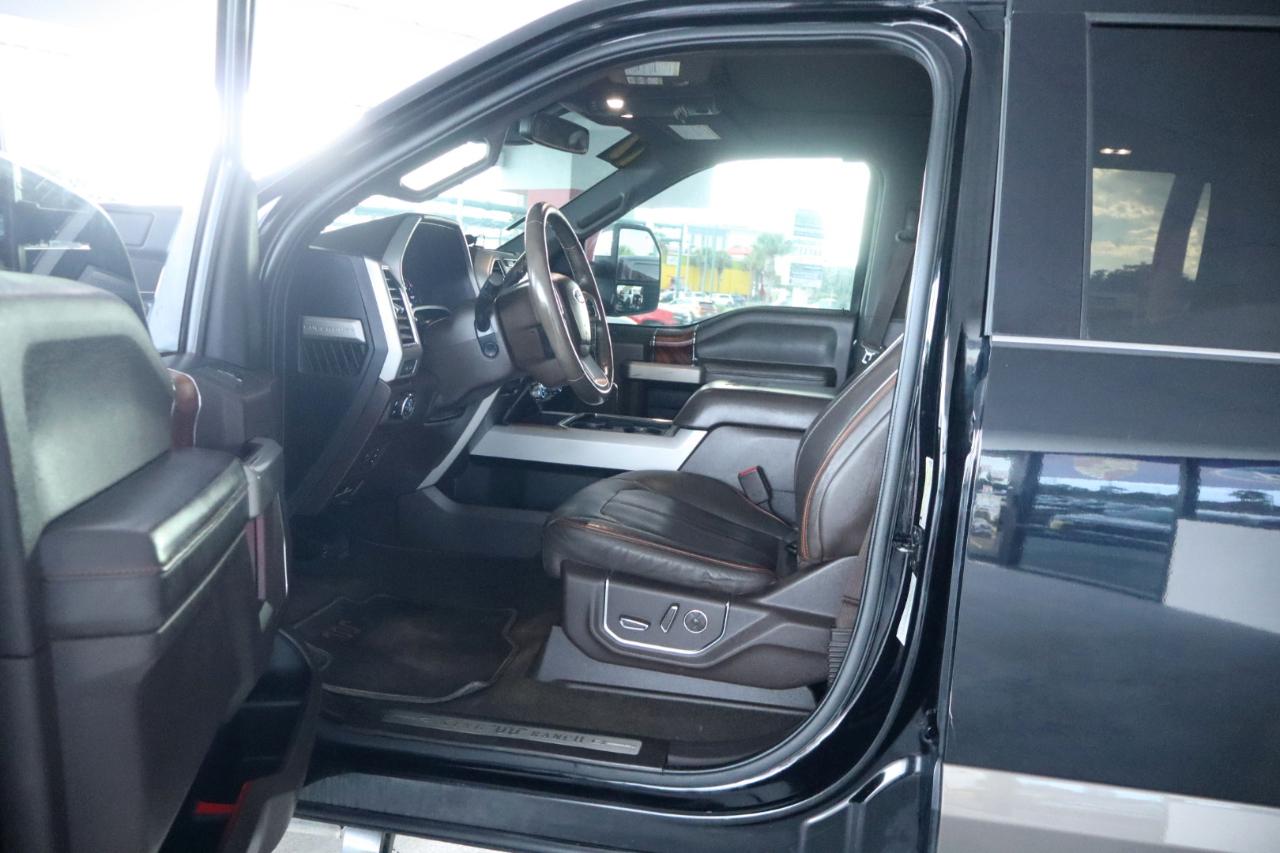 Ford Super Duty F-350 DRW King Ranch 4WD Crew Cab 8' Box 2017