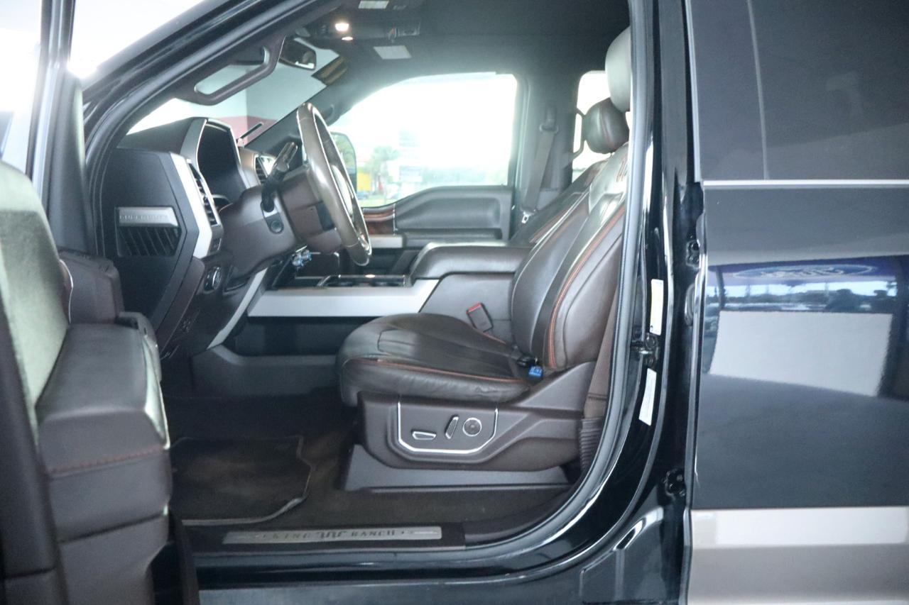 Ford Super Duty F-350 DRW King Ranch 4WD Crew Cab 8' Box 2017