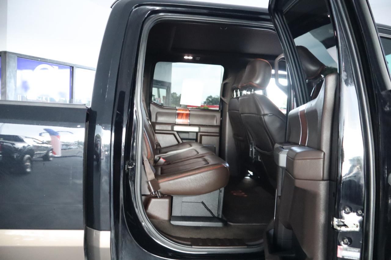 Ford Super Duty F-350 DRW King Ranch 4WD Crew Cab 8' Box 2017