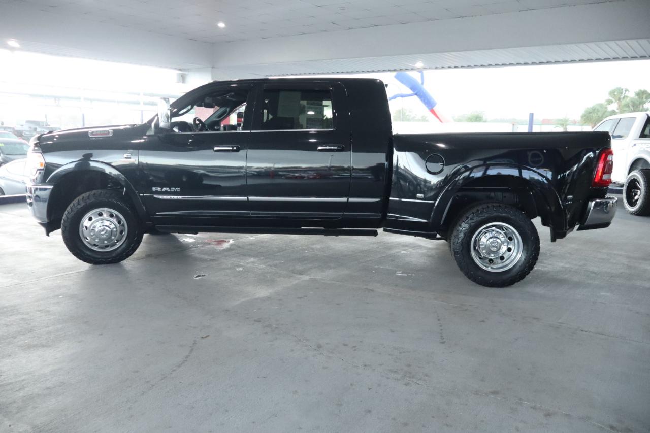 RAM 3500 Limited 4x4 Mega Cab 6'4" Box 2019
