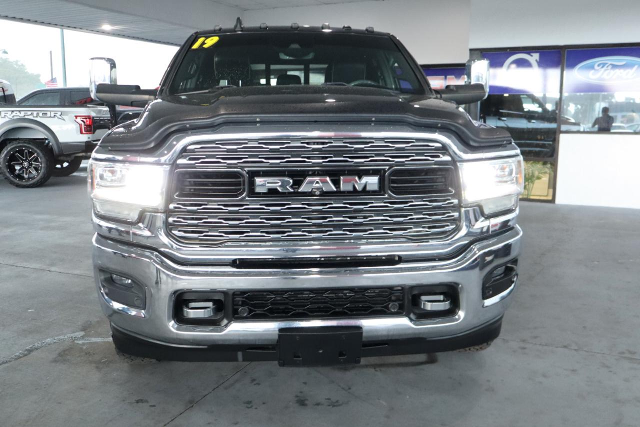 RAM 3500 Limited 4x4 Mega Cab 6'4" Box 2019