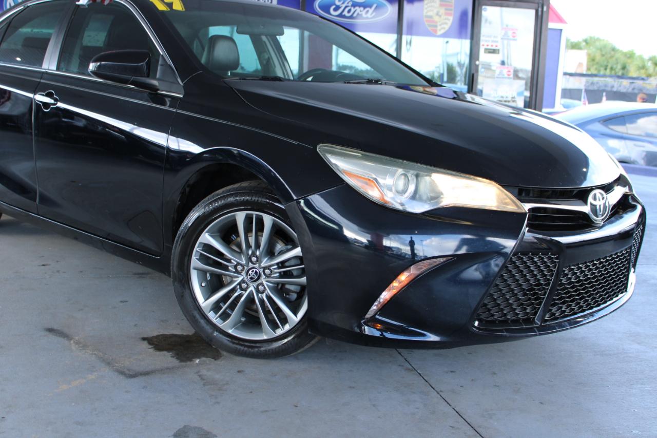 Toyota Camry LE V6 2017