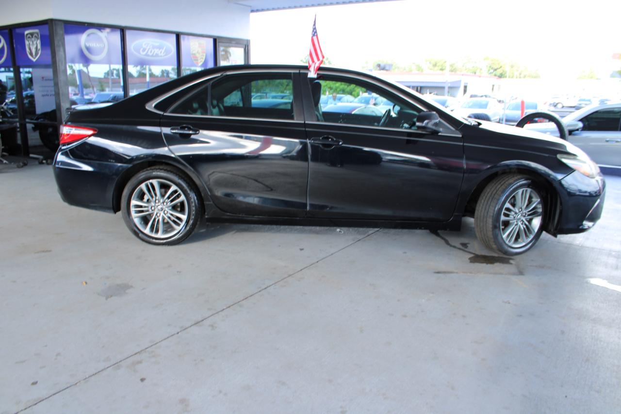 Toyota Camry LE V6 2017