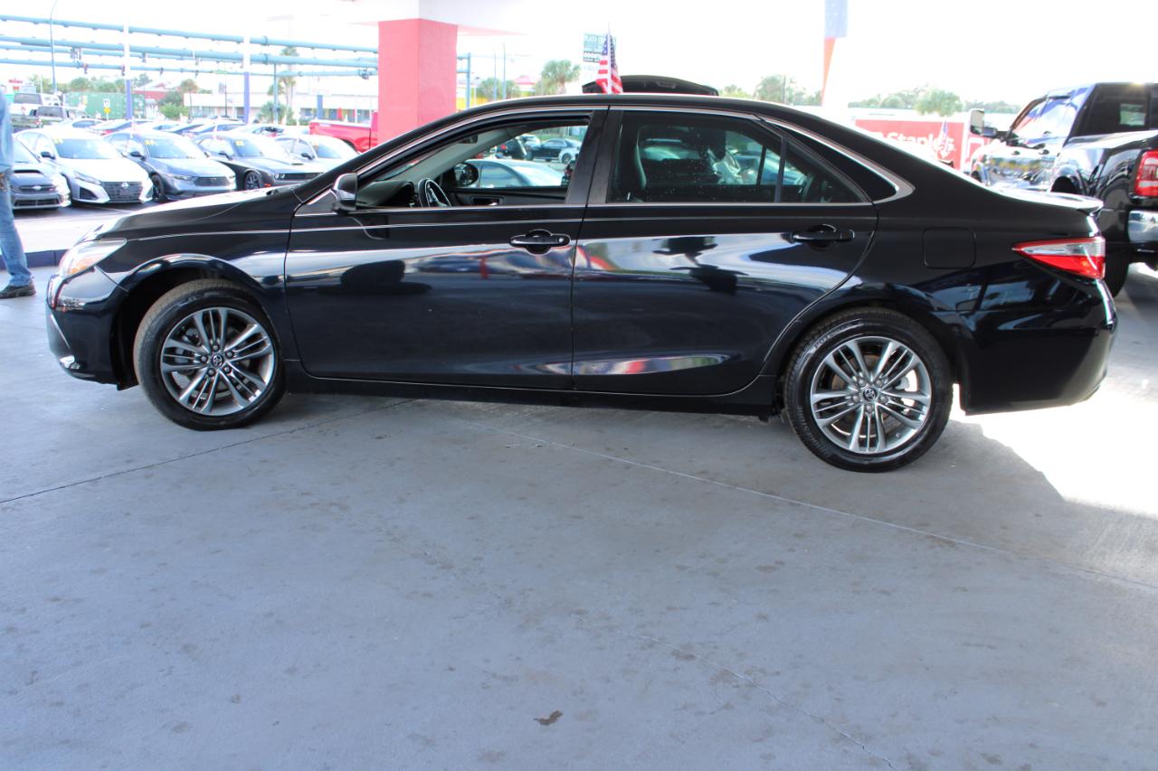 Toyota Camry LE V6 2017