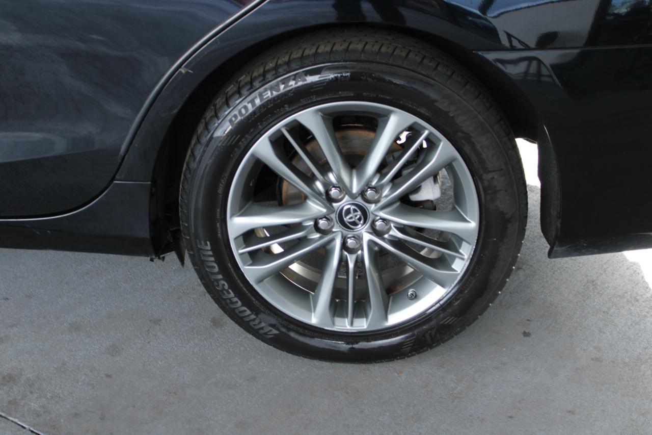 Toyota Camry LE V6 2017