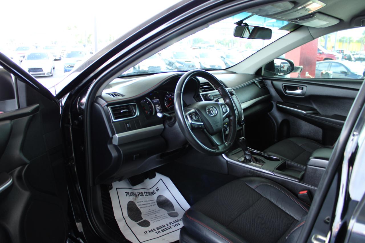 Toyota Camry LE V6 2017