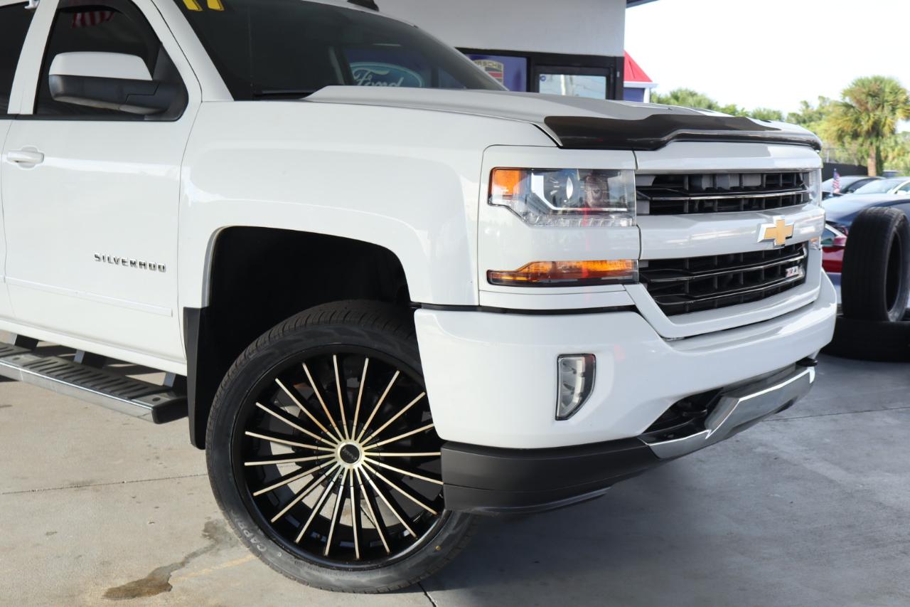 Chevrolet Silverado 1500 4WD Crew Cab 143.5" LT w/2LT 2017