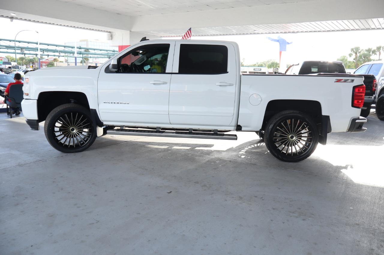 Chevrolet Silverado 1500 4WD Crew Cab 143.5" LT w/2LT 2017
