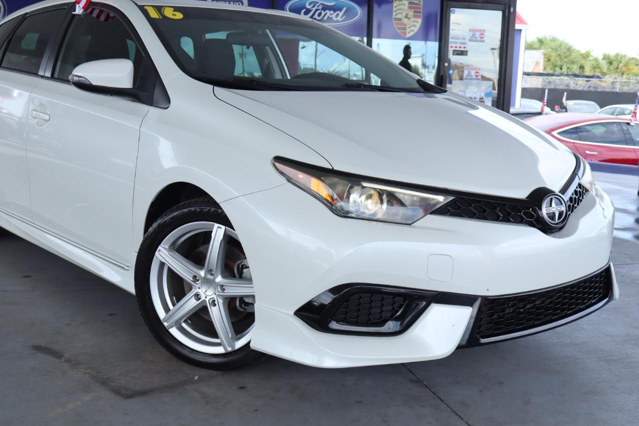 Scion iM 5dr HB Man (Natl) 2016