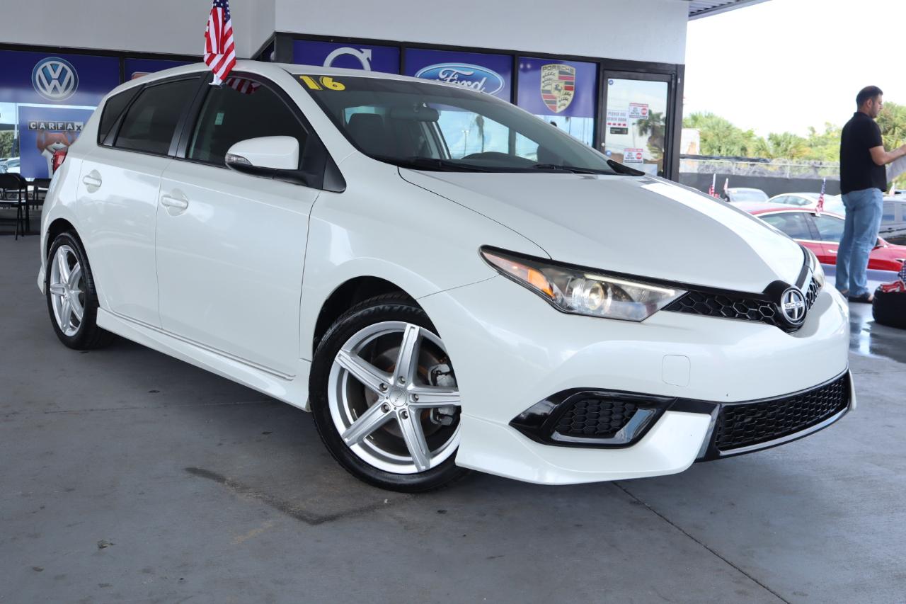 Scion iM 5dr HB Man (Natl) 2016
