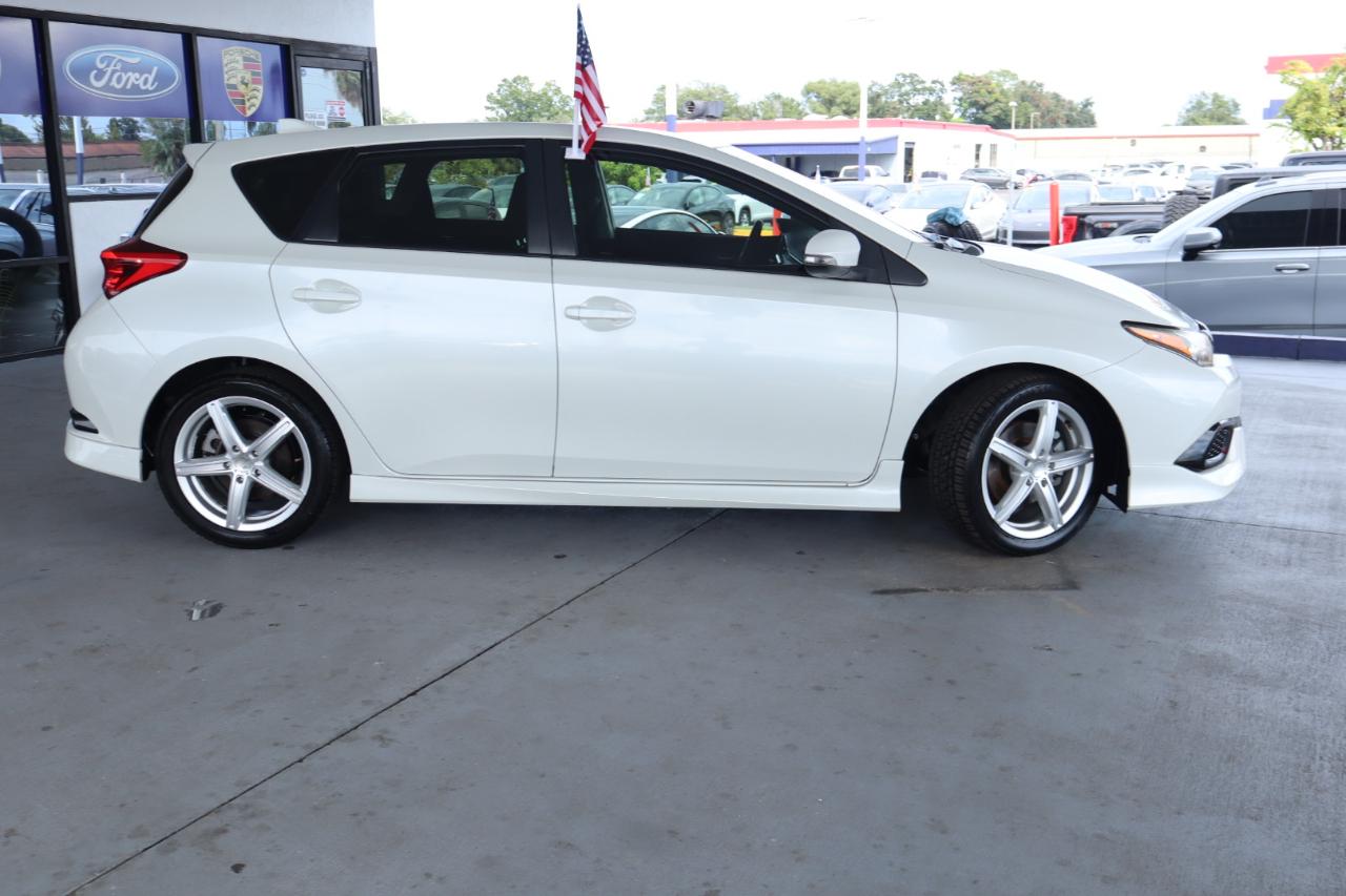 Scion iM 5dr HB Man (Natl) 2016