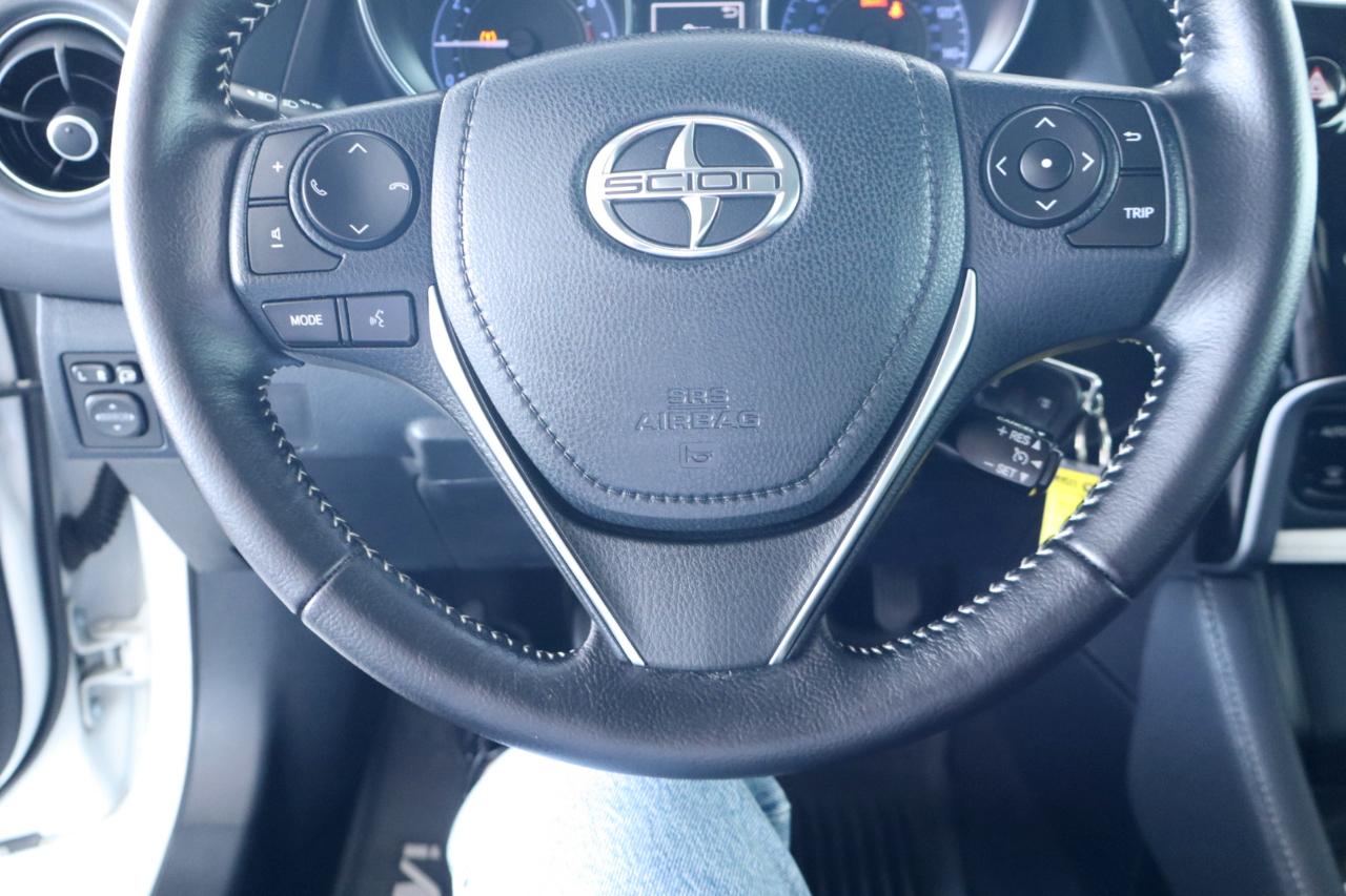 Scion iM 5dr HB Man (Natl) 2016