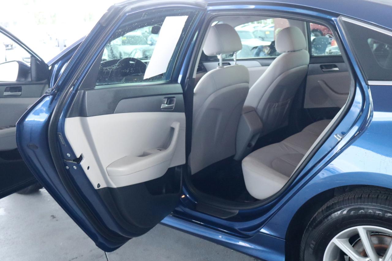Hyundai Sonata SE 2.4L 2018