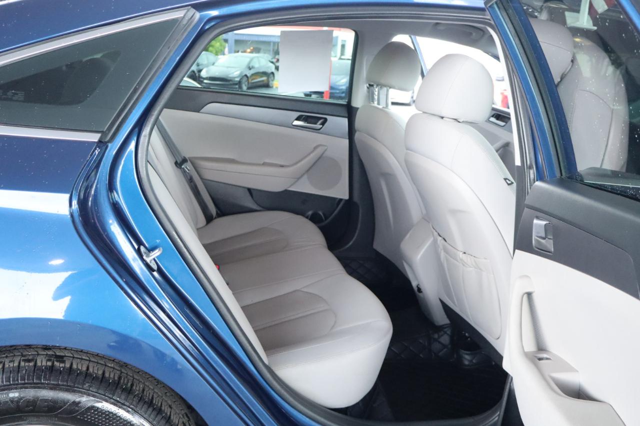 Hyundai Sonata SE 2.4L 2018