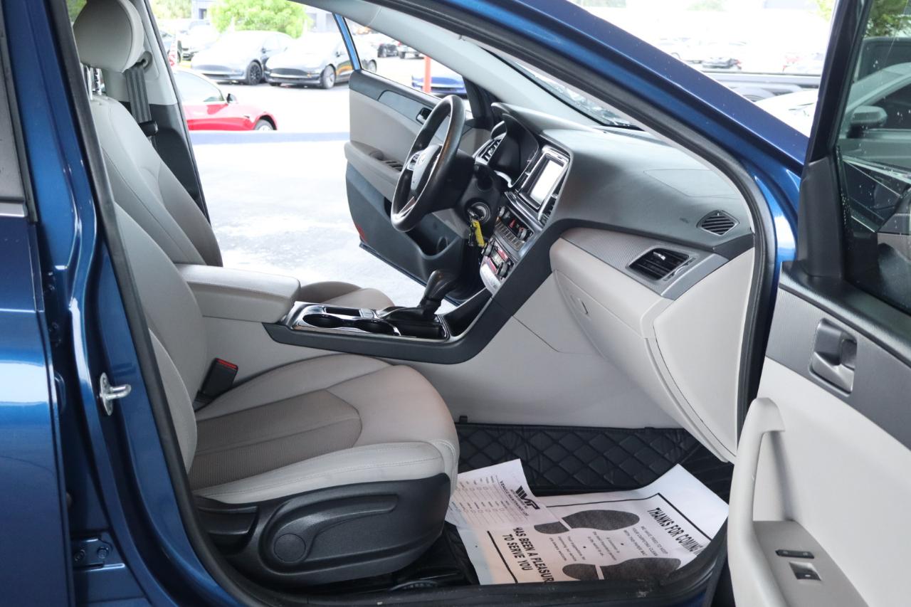 Hyundai Sonata SE 2.4L 2018