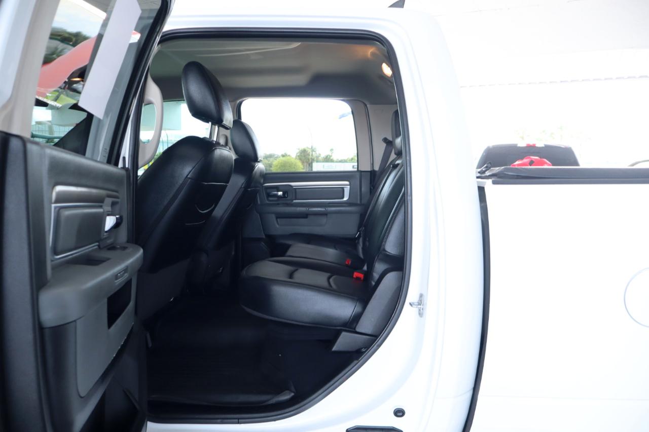 RAM 1500 Classic Big Horn 4x4 Crew Cab 6'4" Box 2019