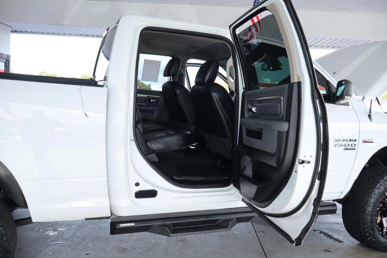 RAM 1500 Classic Big Horn 4x4 Crew Cab 6'4" Box 2019