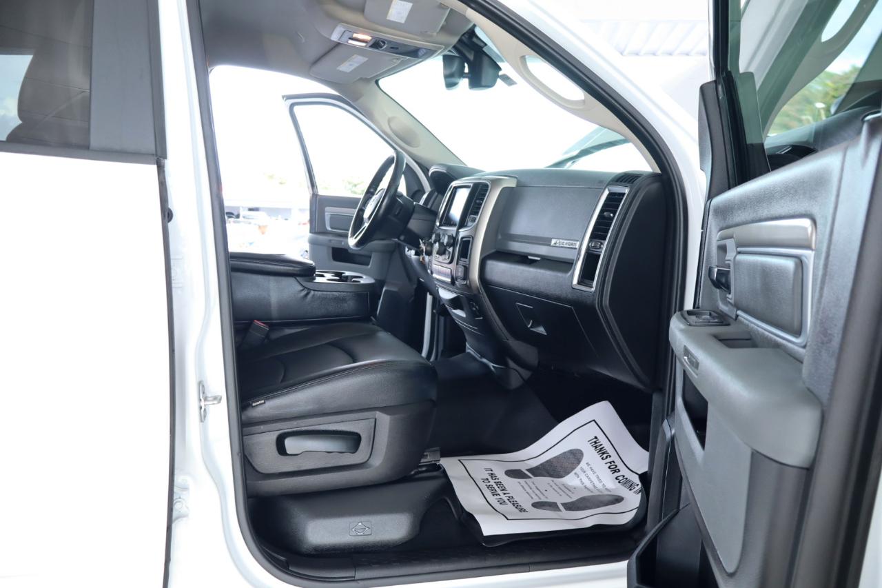 RAM 1500 Classic Big Horn 4x4 Crew Cab 6'4" Box 2019