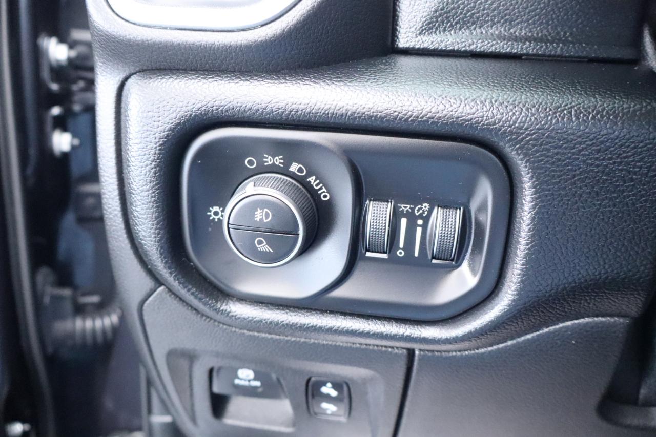 RAM 1500 Big Horn/Lone Star 4x2 Quad Cab 6'4" Box 2019