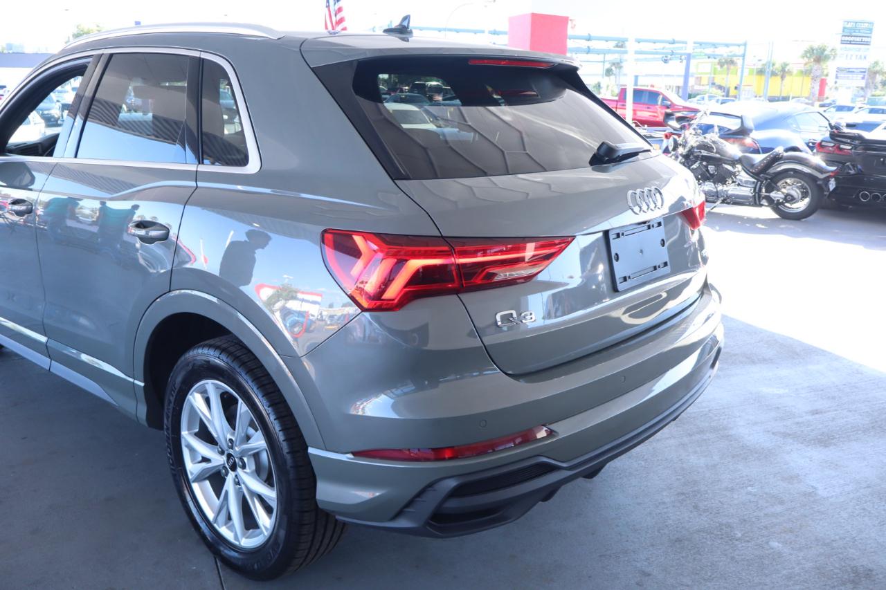 Audi Q3 S line Premium 45 TFSI quattro 2024