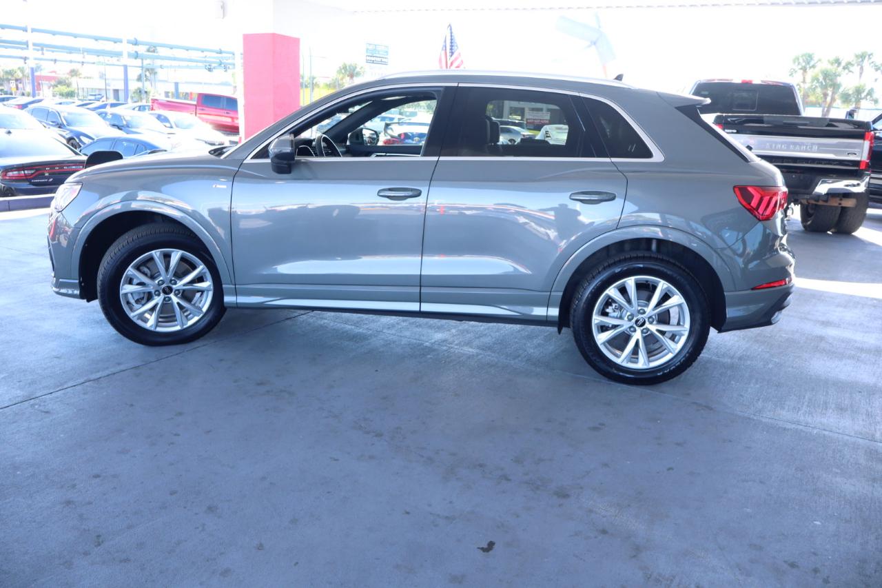 Audi Q3 S line Premium 45 TFSI quattro 2024