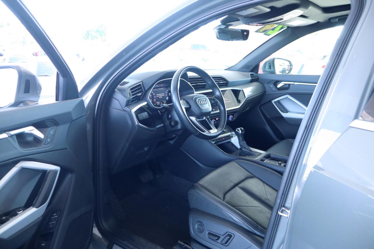 Audi Q3 S line Premium 45 TFSI quattro 2024
