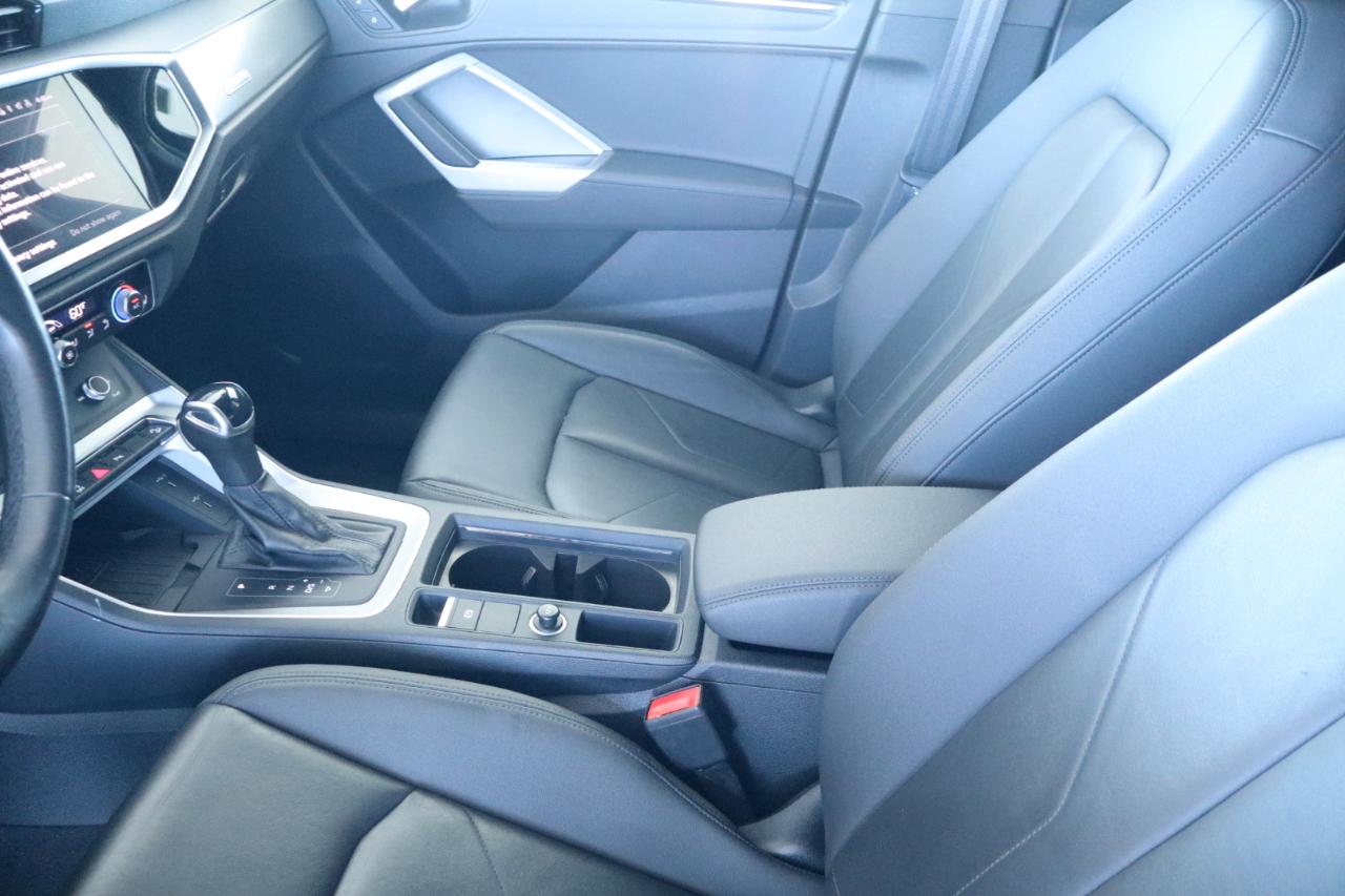 Audi Q3 S line Premium 45 TFSI quattro 2024