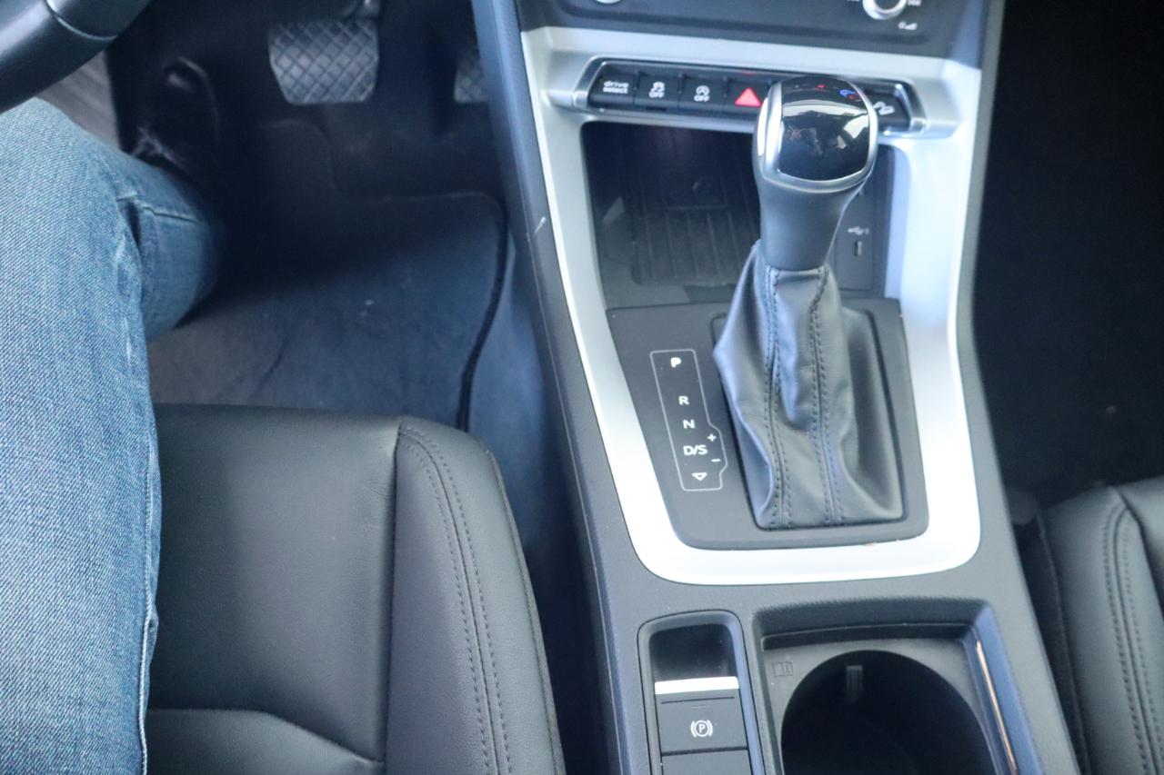 Audi Q3 S line Premium 45 TFSI quattro 2024