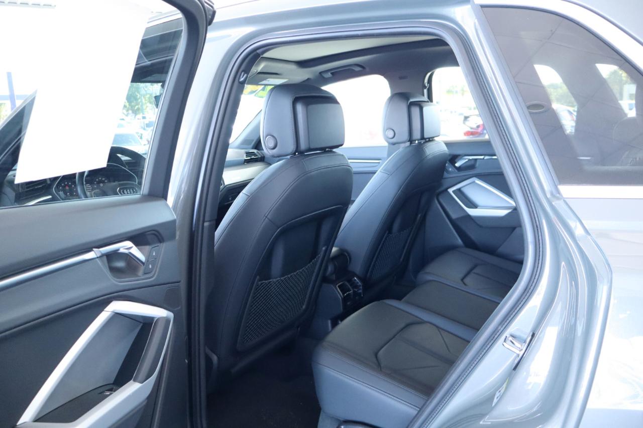 Audi Q3 S line Premium 45 TFSI quattro 2024