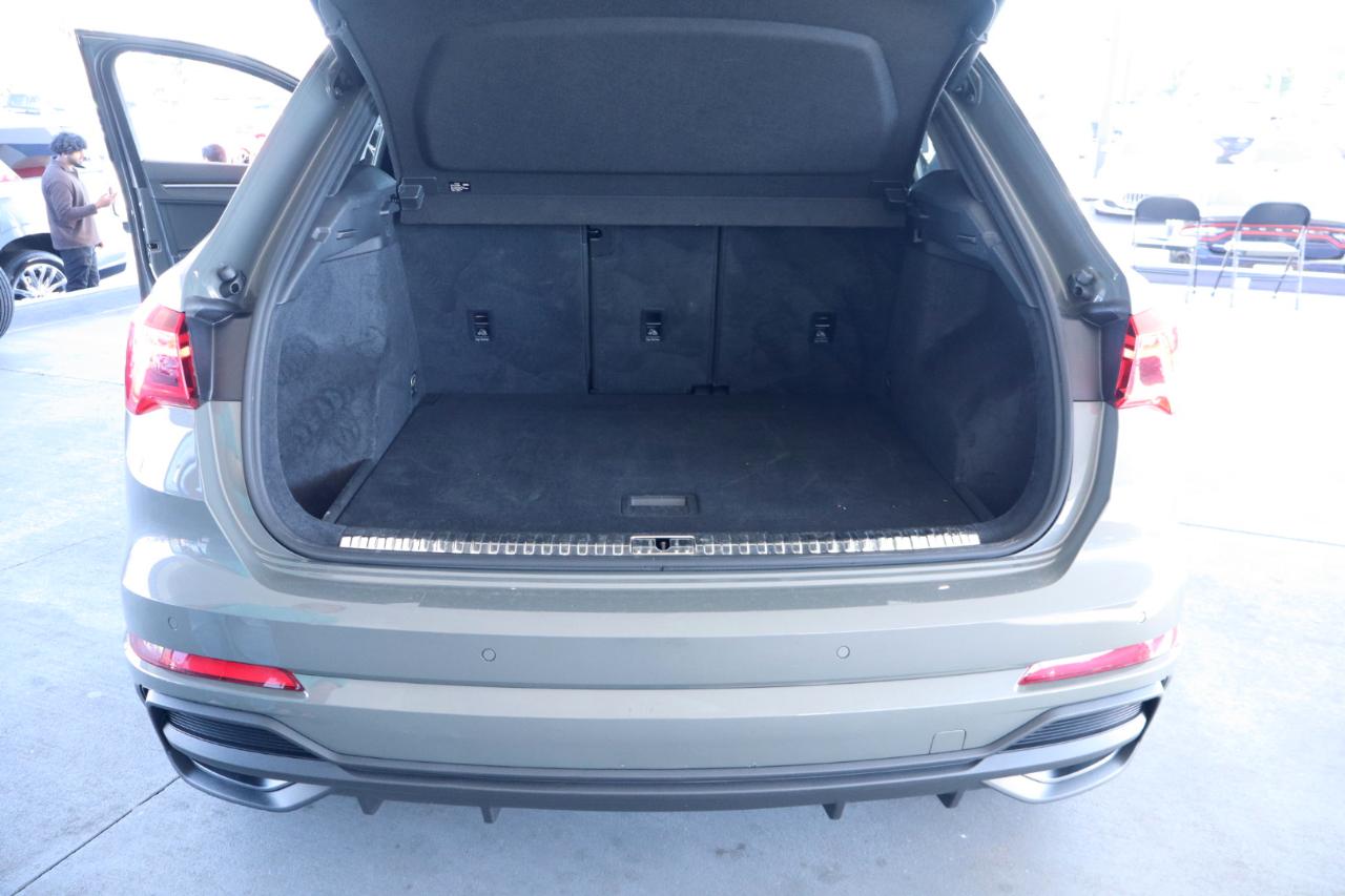 Audi Q3 S line Premium 45 TFSI quattro 2024
