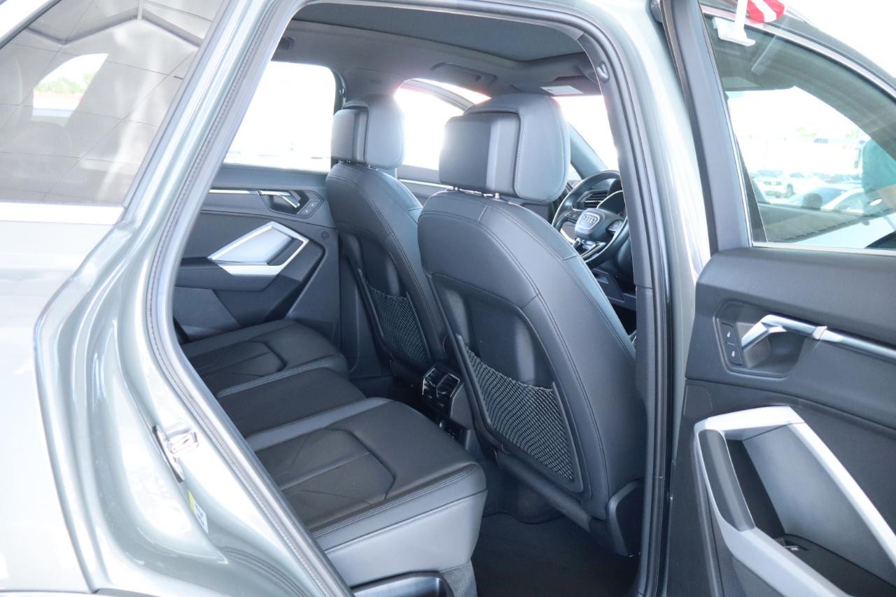 Audi Q3 S line Premium 45 TFSI quattro 2024