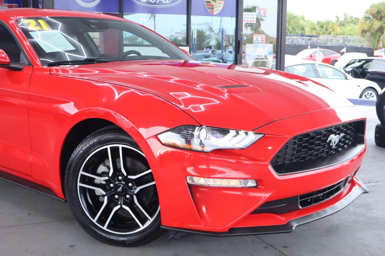 Ford Mustang EcoBoost Fastback 2021