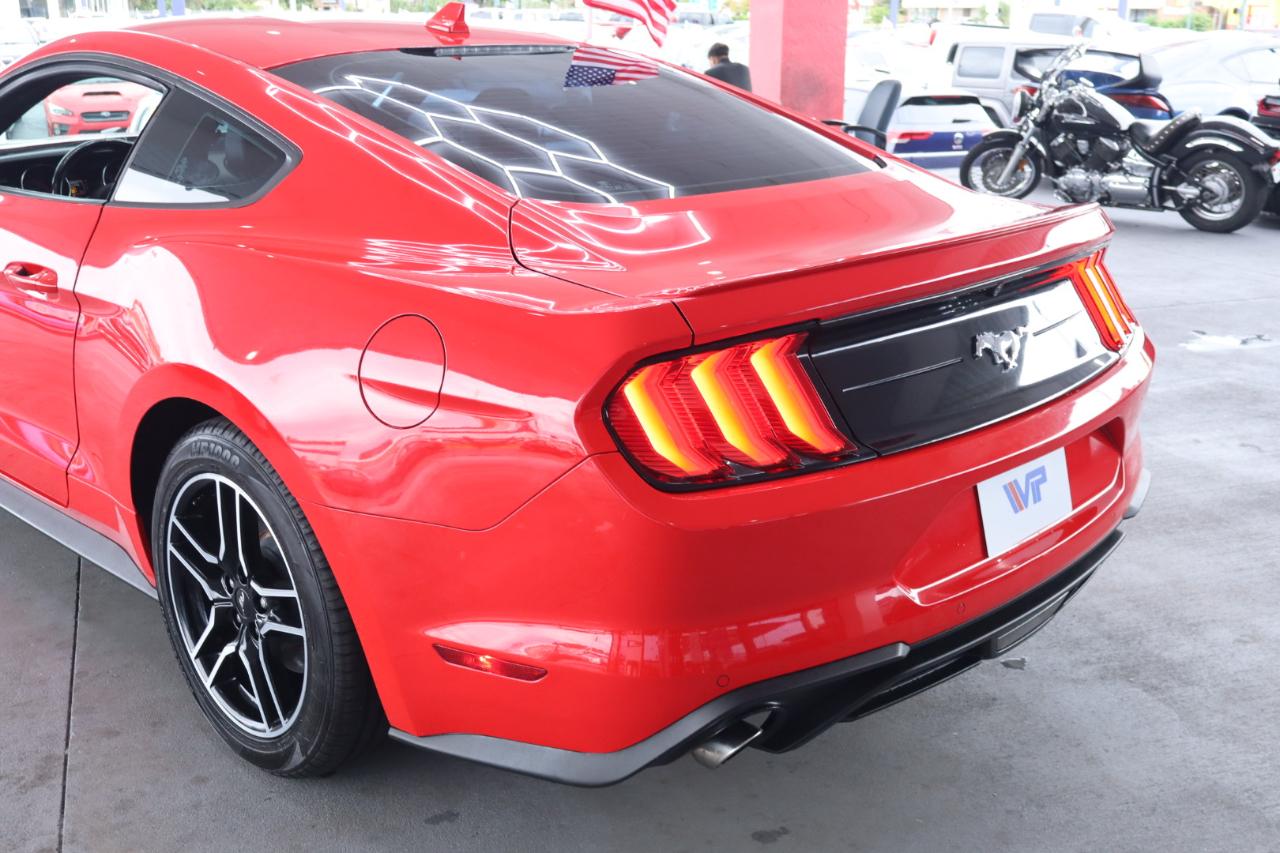 Ford Mustang EcoBoost Fastback 2021