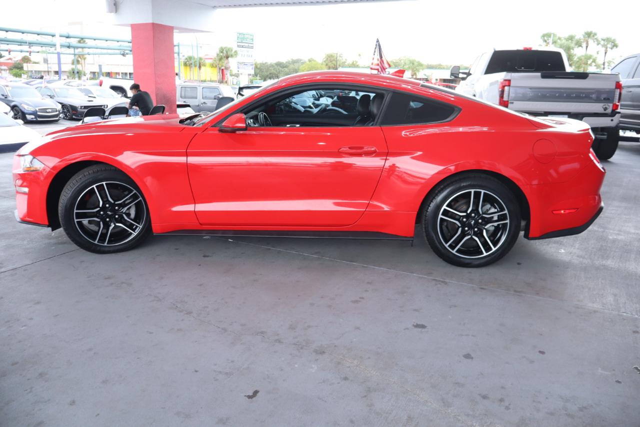 Ford Mustang EcoBoost Fastback 2021