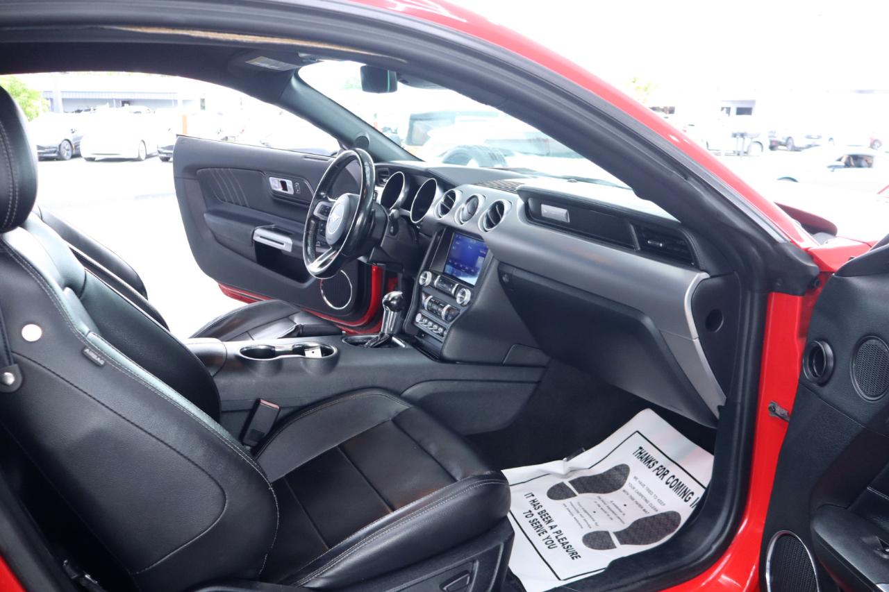 Ford Mustang EcoBoost Fastback 2021