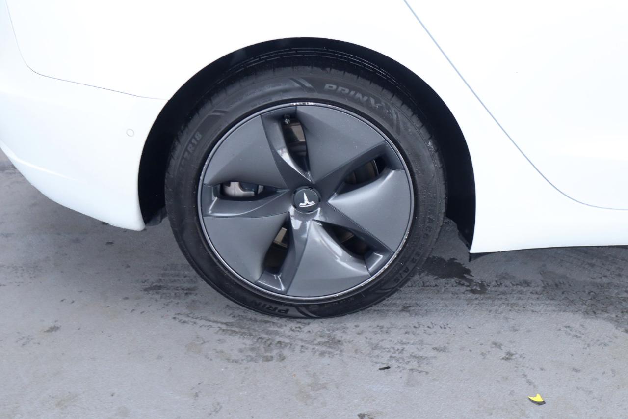 Tesla Model 3 Standard Range RWD 2020