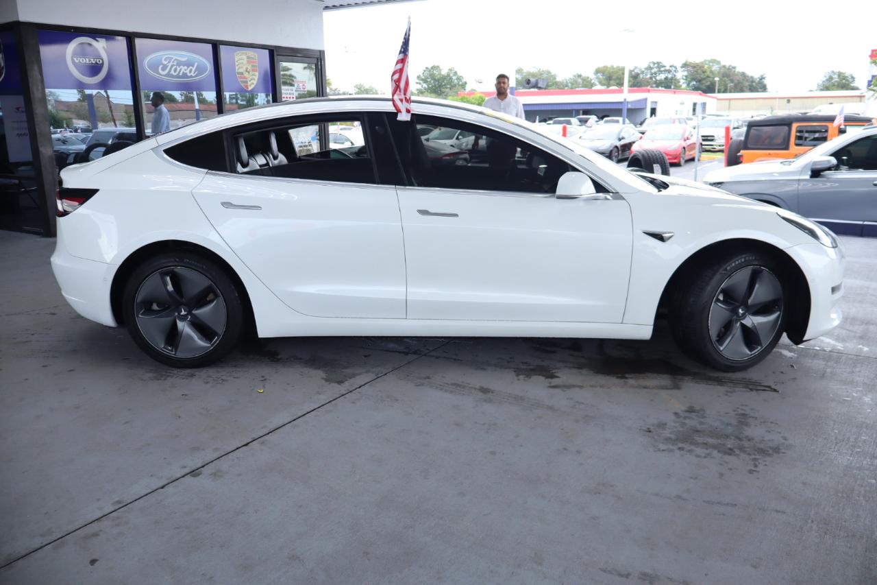 Tesla Model 3 Standard Range RWD 2020