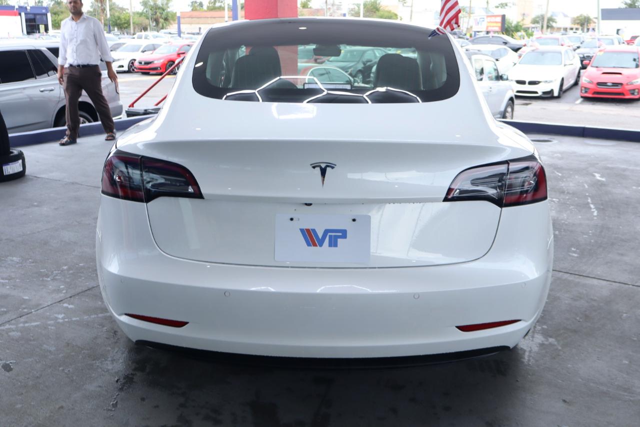 Tesla Model 3 Standard Range RWD 2020