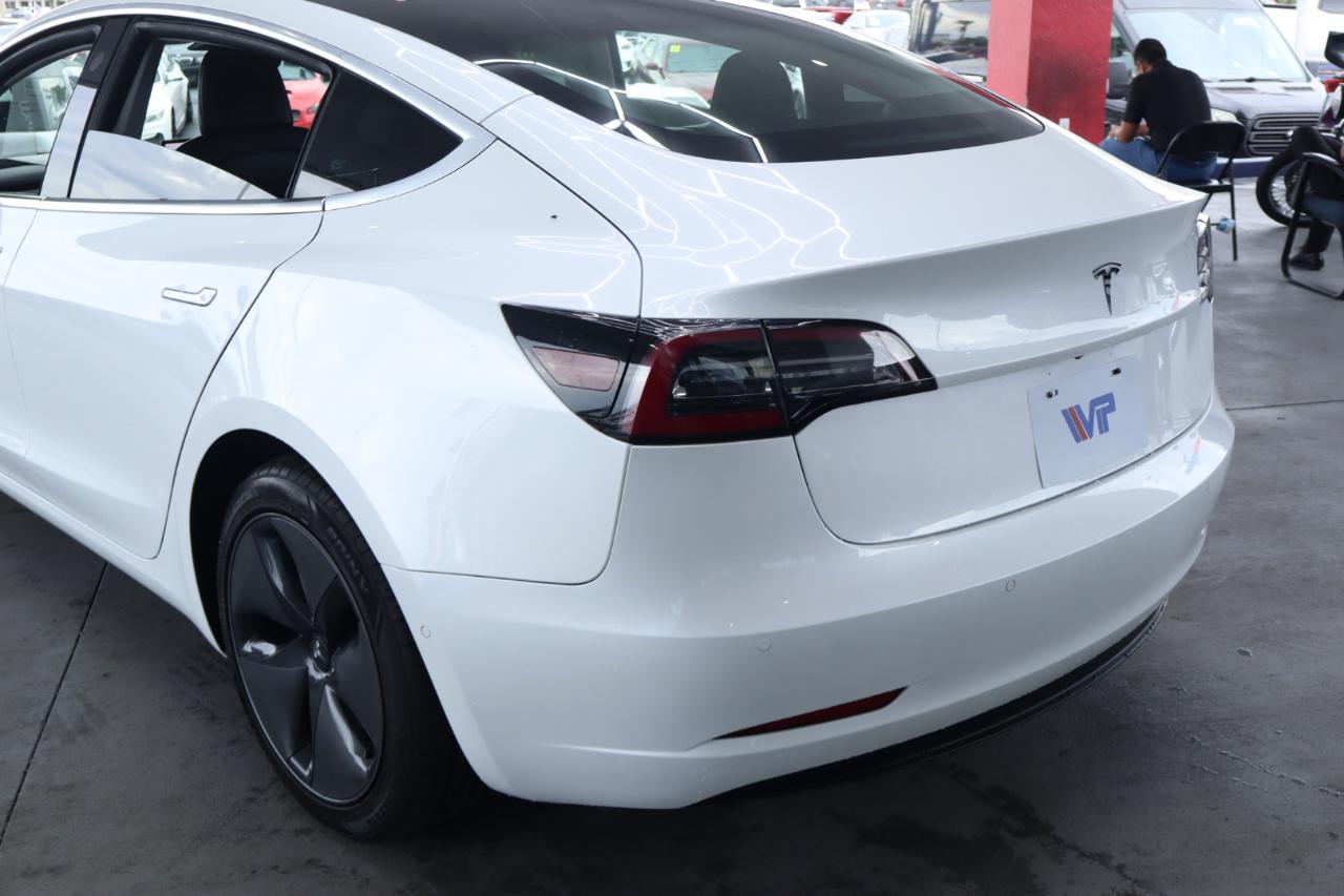 Tesla Model 3 Standard Range RWD 2020