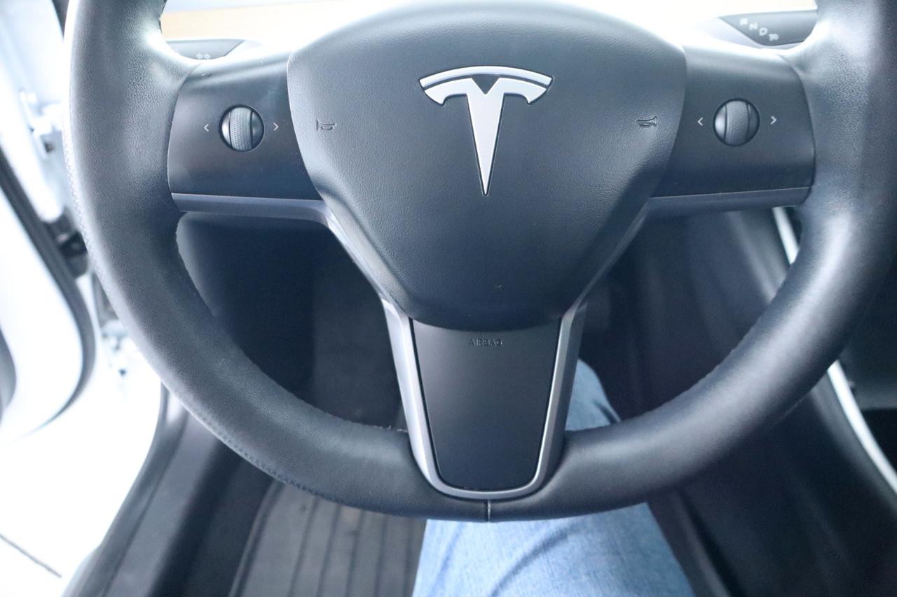 Tesla Model 3 Standard Range RWD 2020