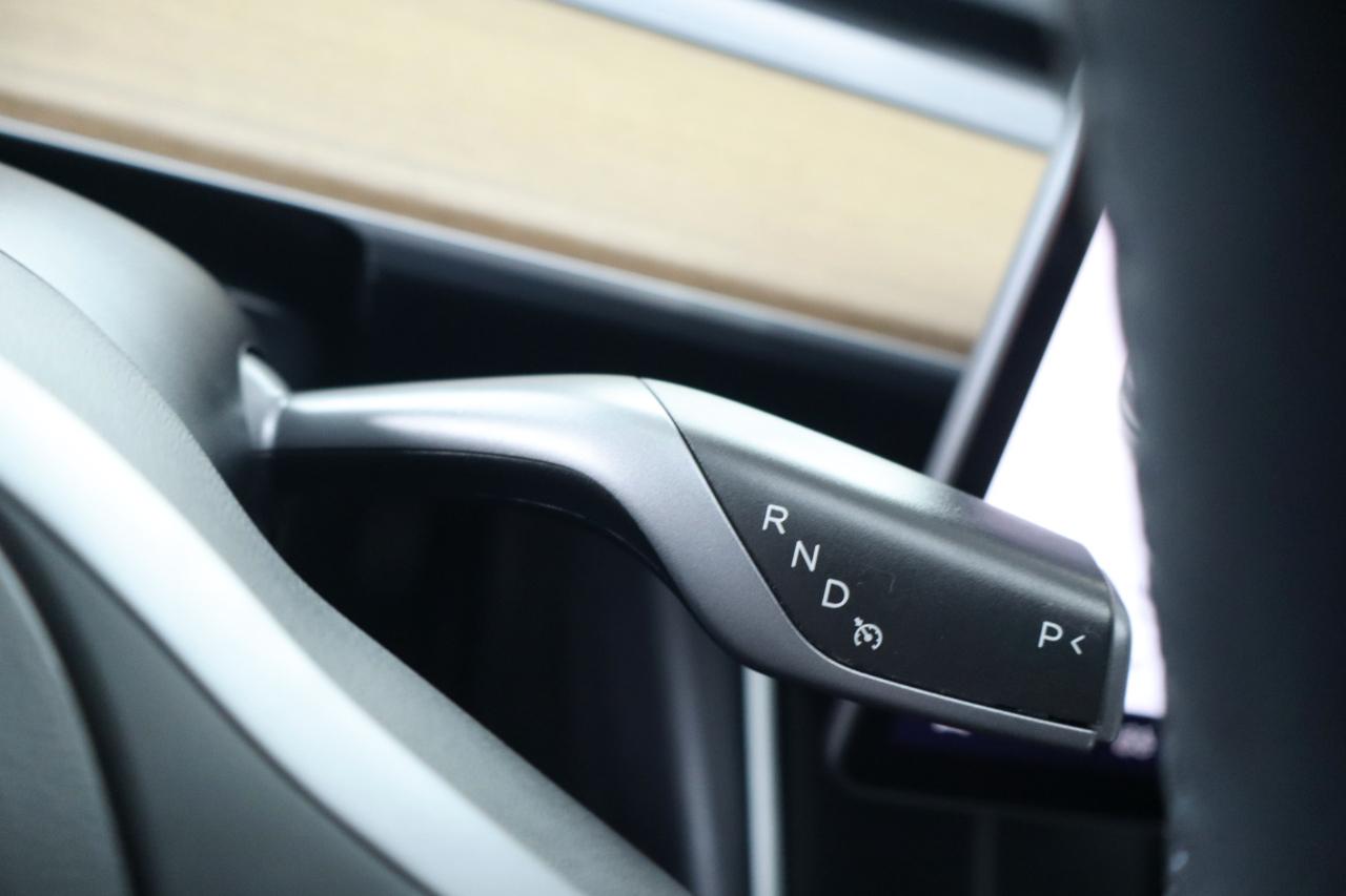 Tesla Model 3 Standard Range RWD 2020