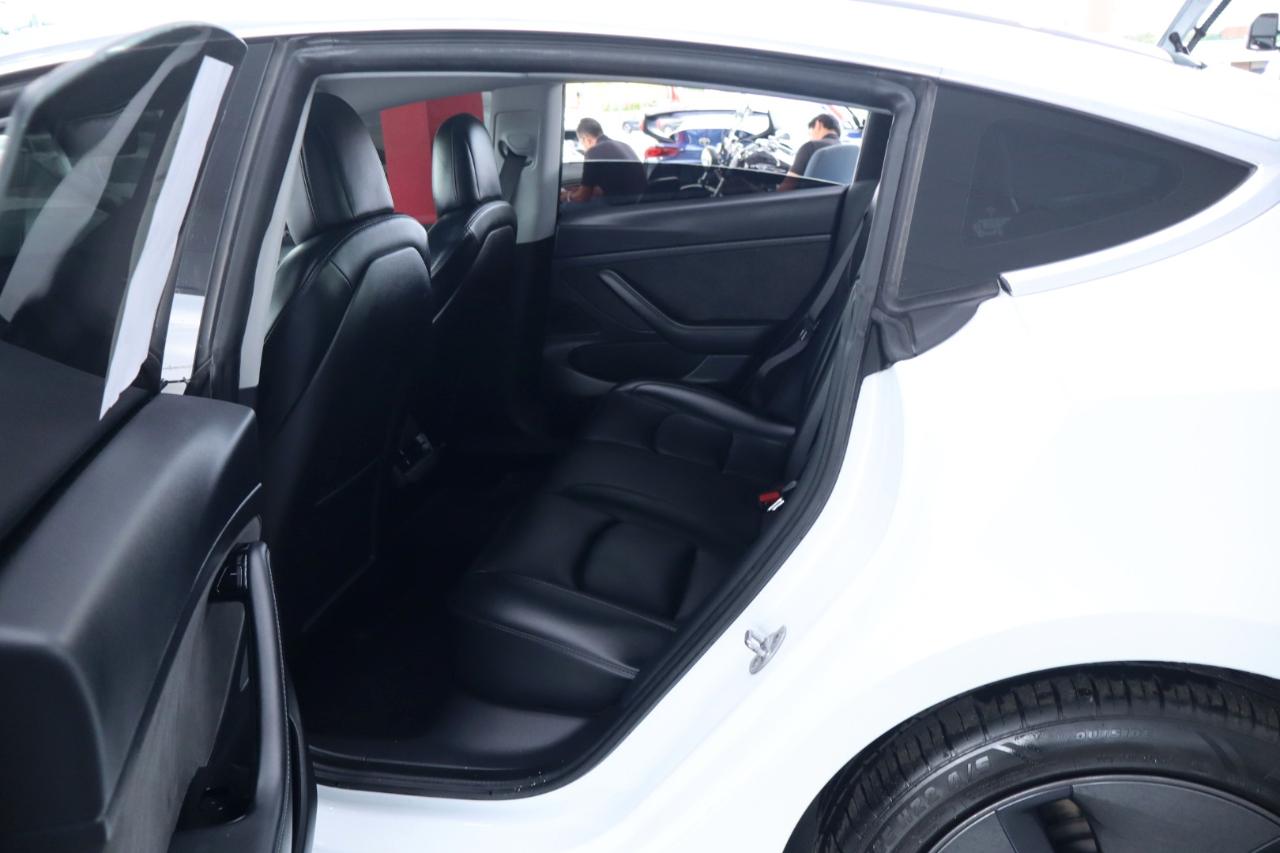 Tesla Model 3 Standard Range RWD 2020