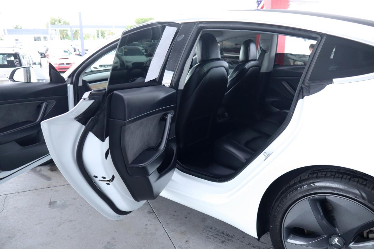 Tesla Model 3 Standard Range RWD 2020