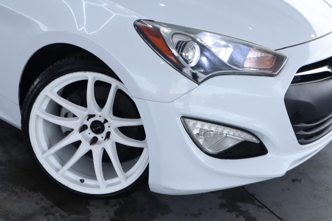 Hyundai Genesis Coupe 2dr I4 2.0T Auto Premium 2014