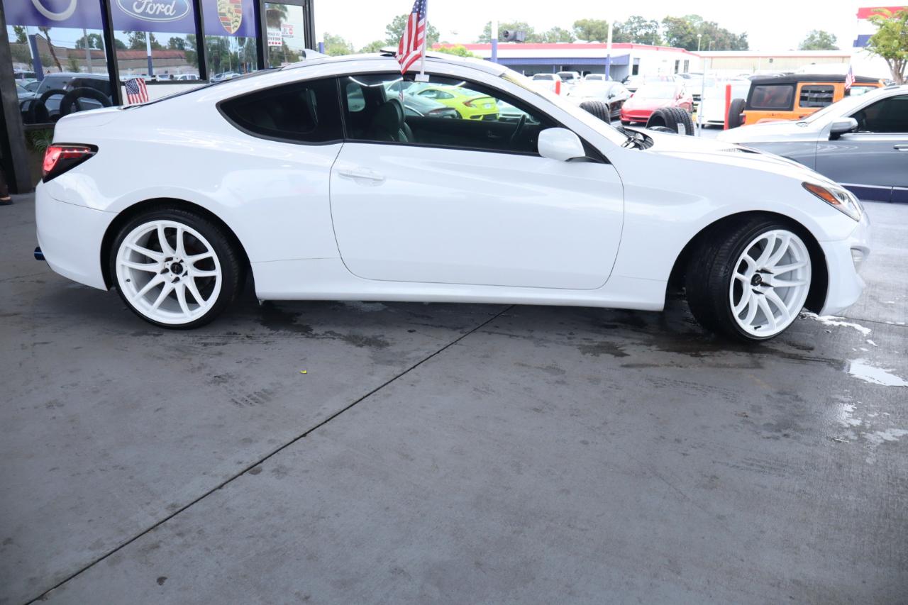 Hyundai Genesis Coupe 2dr I4 2.0T Auto Premium 2014