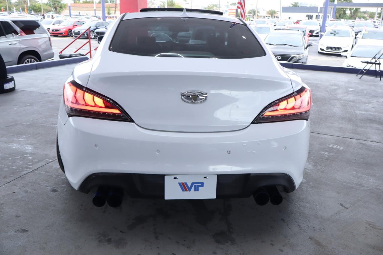 Hyundai Genesis Coupe 2dr I4 2.0T Auto Premium 2014