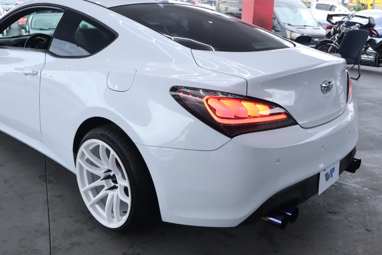 Hyundai Genesis Coupe 2dr I4 2.0T Auto Premium 2014